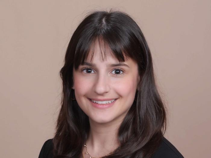 Veeda Baradar Headshot Picture